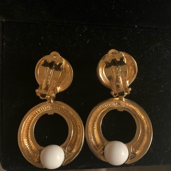 S. John Black and White Earrings - Picture 3 of 4